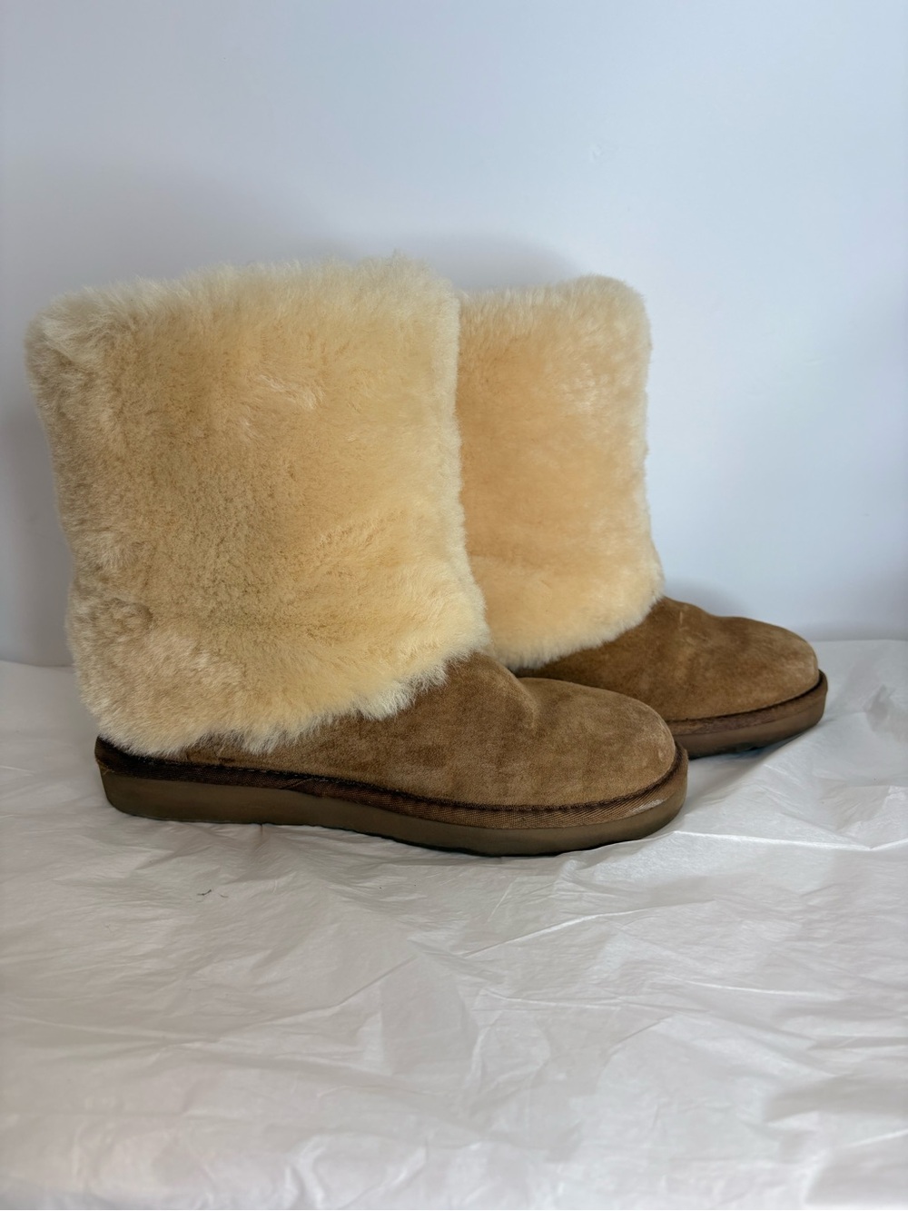 UGG- Shearling-Lined Suede Winter Boots - Chestnut